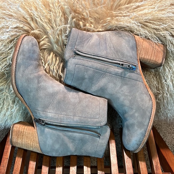 Fyre Like New Boots! Size 8, gorgeous - Picture 7 of 10